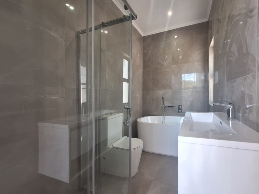 To Let 4 Bedroom Property for Rent in Redstone Private Country Estate North West